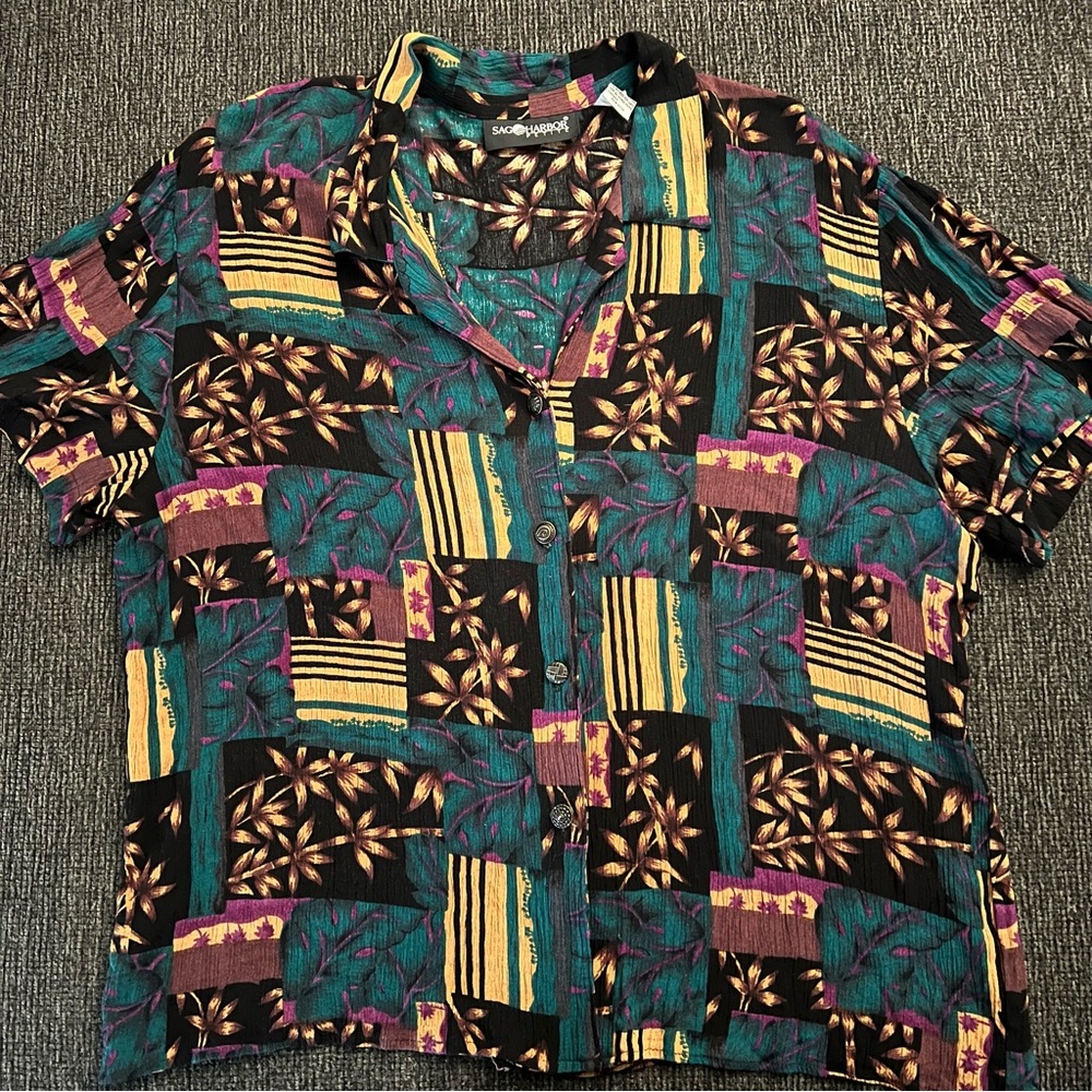 VINTAGE VTG Sag Harbor Petite Colorful Geometric Patterned Button Blouse